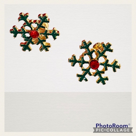 NEW Red & Green Post Pieced Snowflake Earrings - Picture 3 of 4